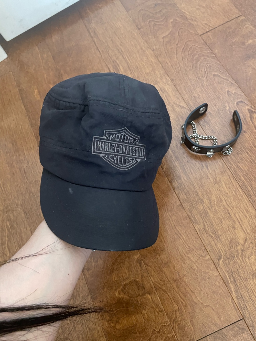 Harley-Davidson Black Cap with Metal Badge